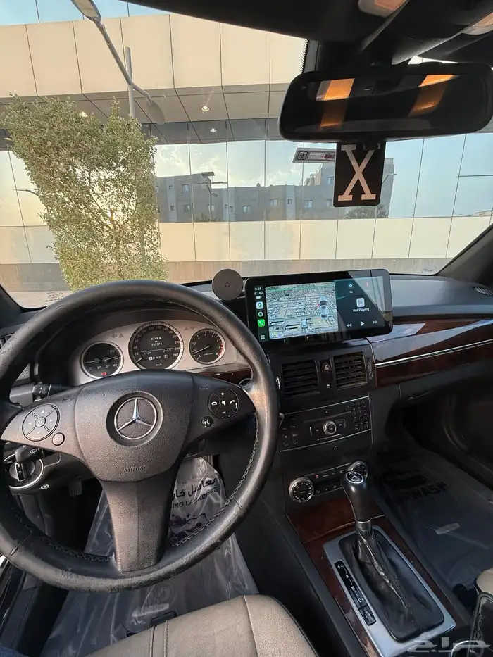 مرسيدس GLK 300 موديل 2011 ممشى قليل للبيع 3