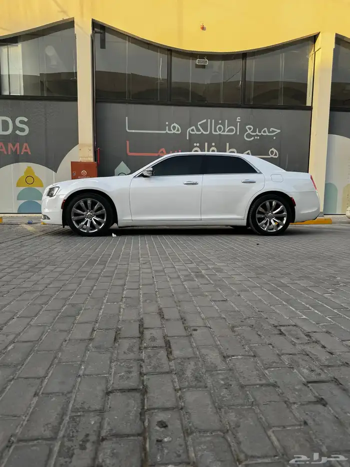 كرايسلر V8 2016 8