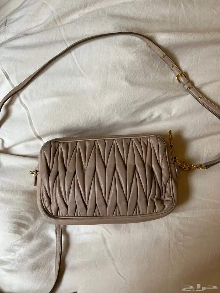 شنطة ميو ميو مستعملة   miu miu bag 4