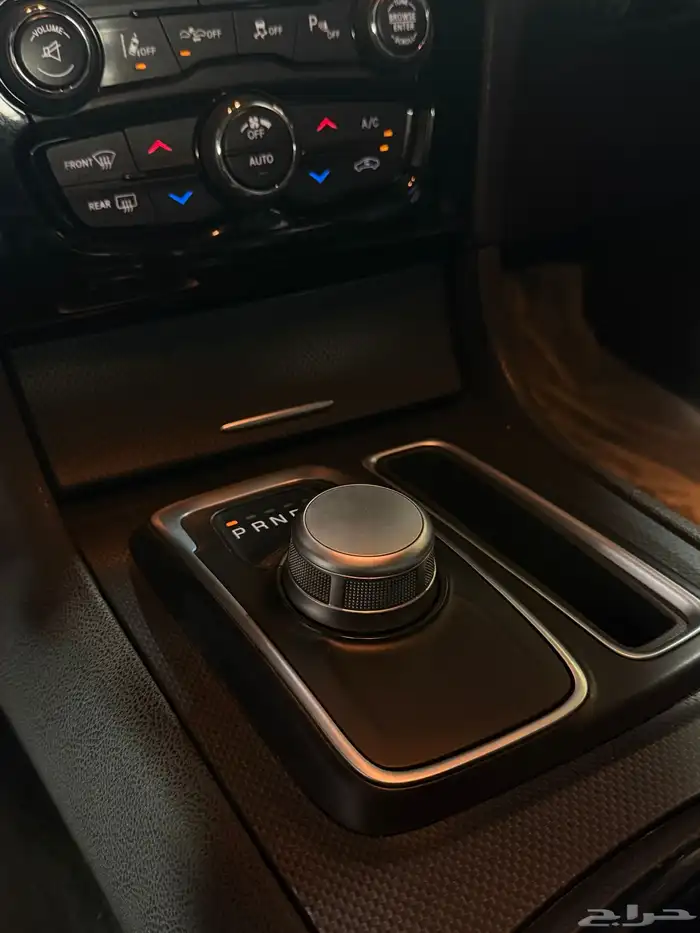 كرايسلر2016 V8 S300 فل كامل 30