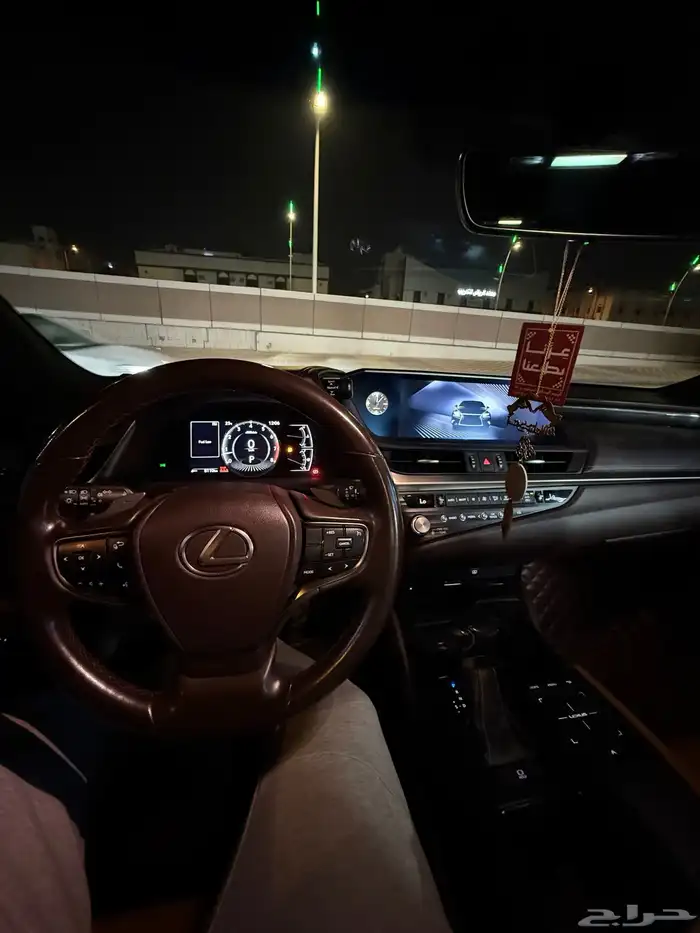 لكزس ES350 2021 1