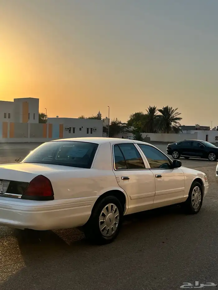 Crown Victoria 2010 14