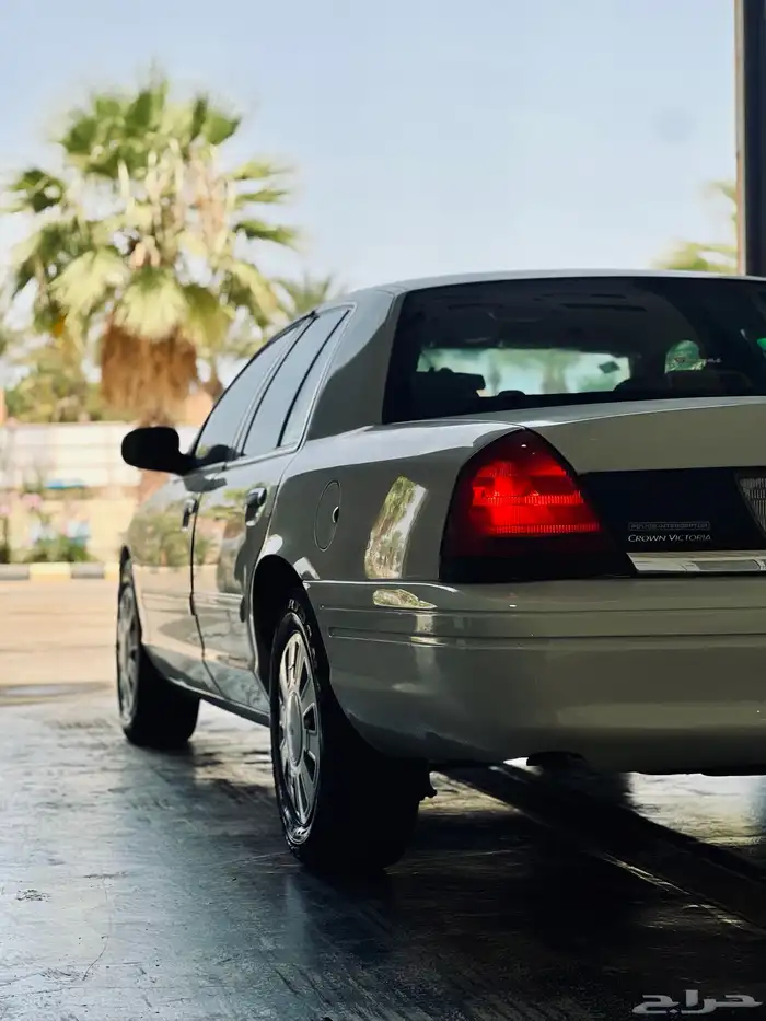 Crown Victoria 2010 6