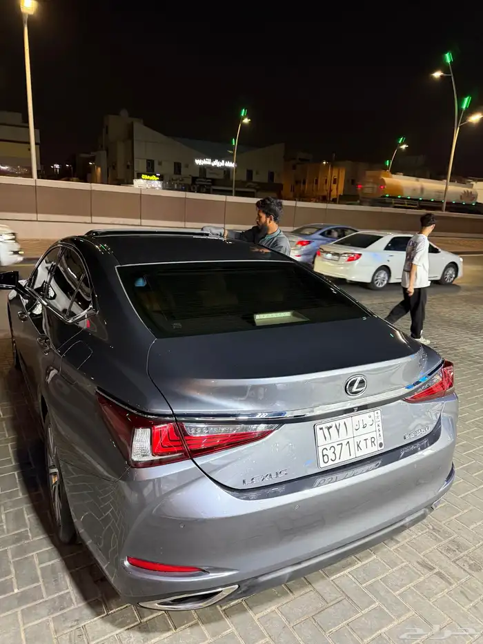 لكزس ES350 2021 11