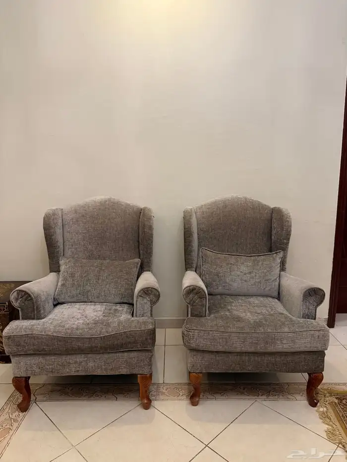 اثاث كراسي كنبات سجاد طاولات 0