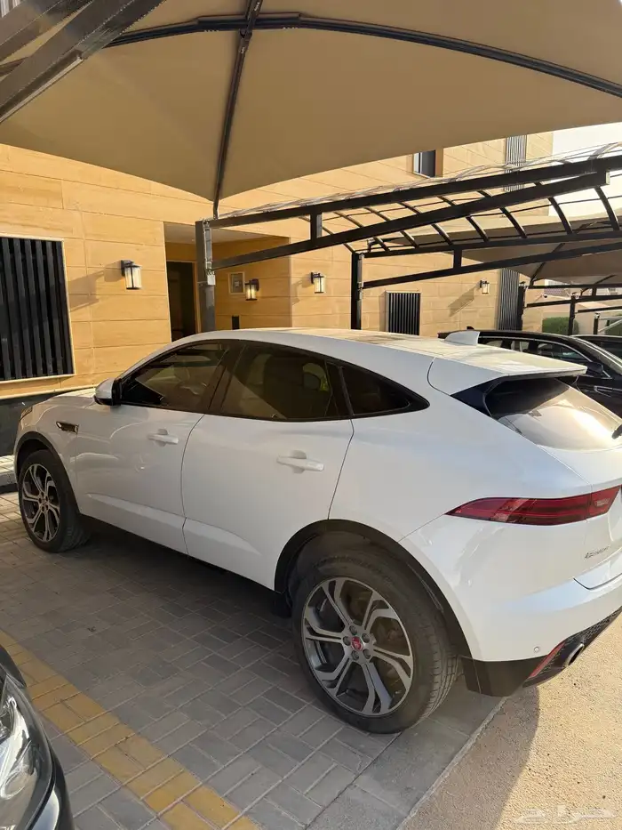 Jaguar E Pace 2019 1