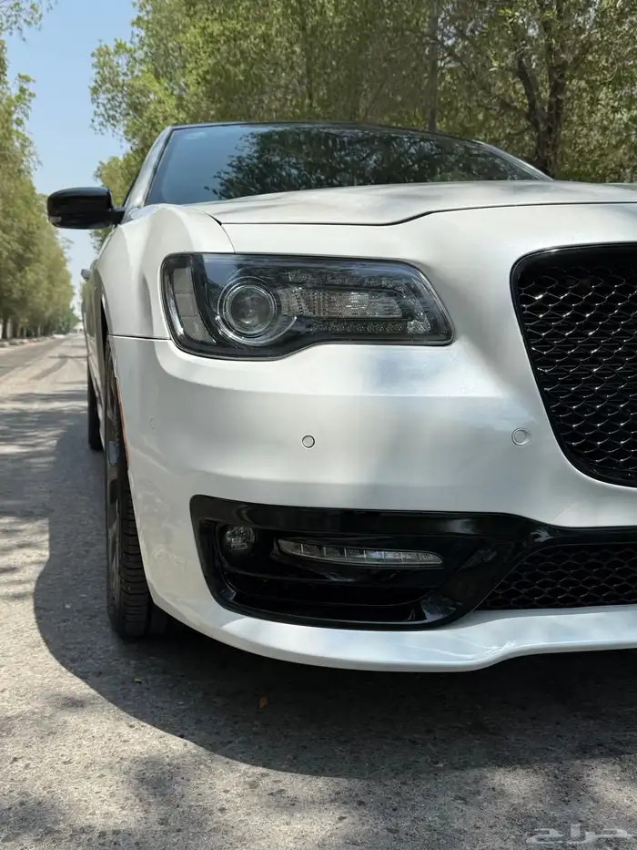 كرايسلر2016 V8 S300 فل كامل 2