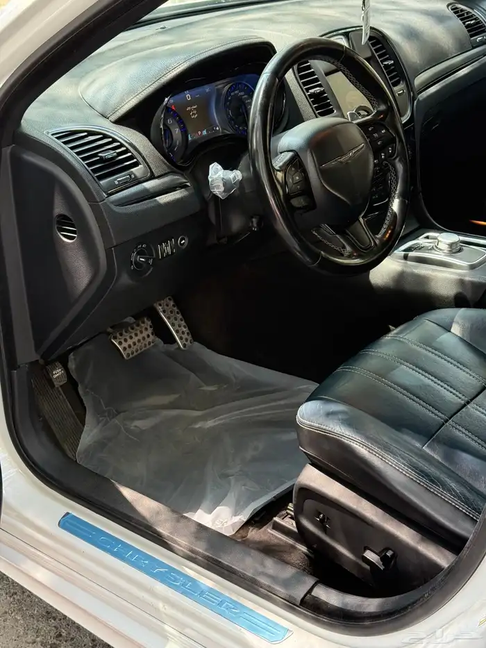 كرايسلر2016 V8 S300 فل كامل 19