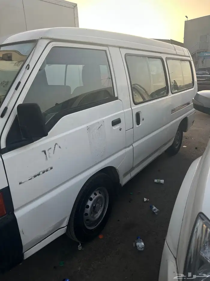 فان ميتسوبيشي مغلق موديل 1999 نوع الوقود بنزين مفحوص مجدد 0