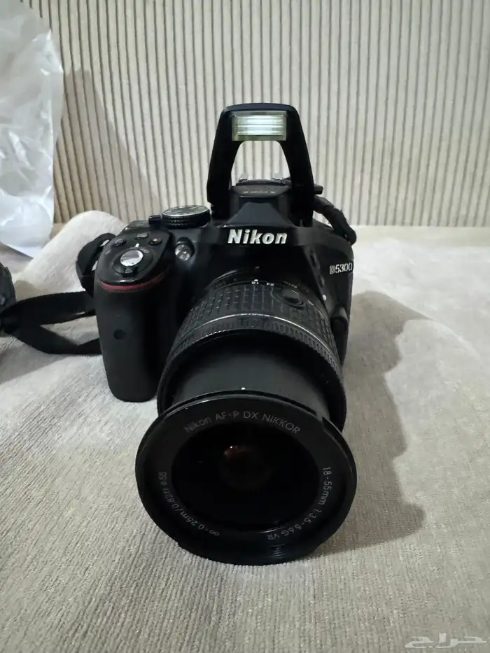 للبيع كاميرا Nikon D5200 0