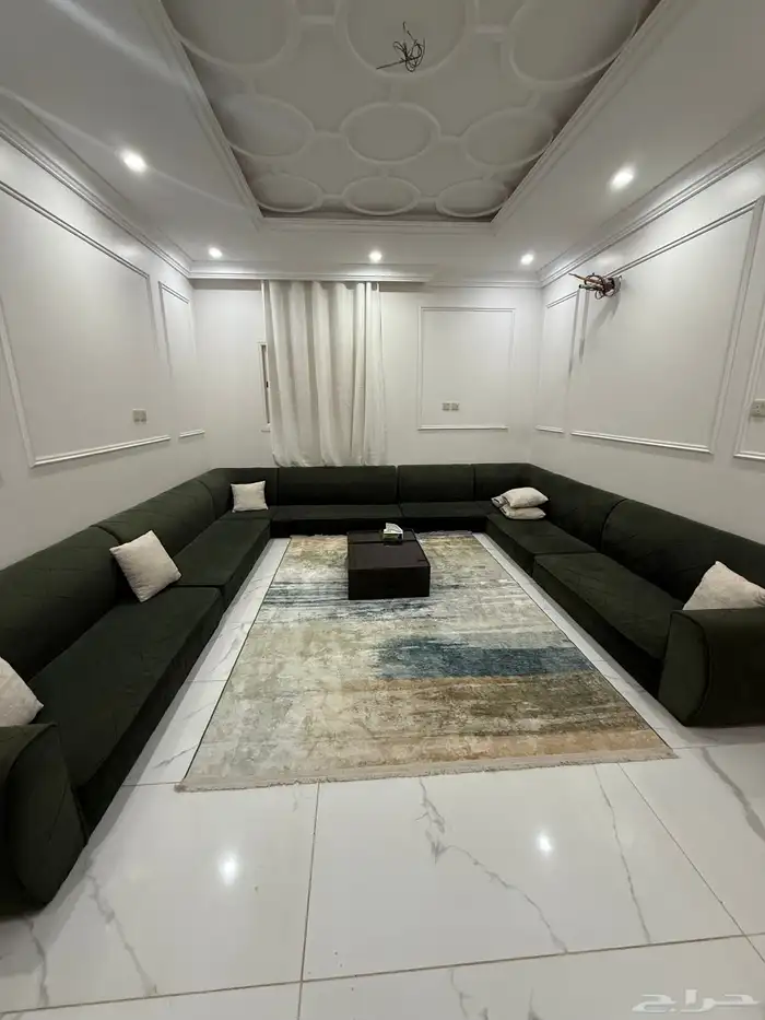 كنب اللي بالصورة وفي قطعتين زيادة 0