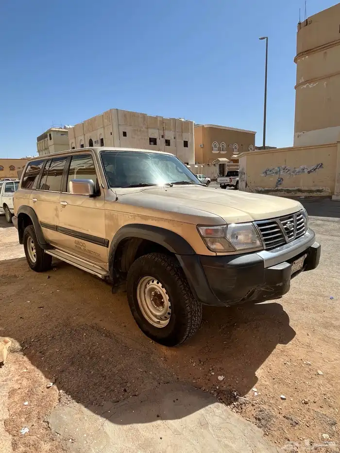 للبيع جيب نيسان مديل 99 4
