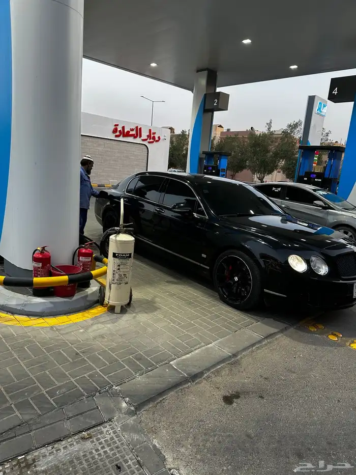 بنتلي 2011 2