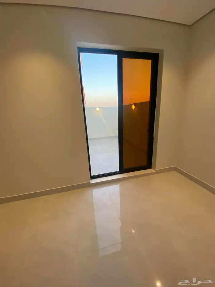 فلل روف أرضيه وعلويه حي الاخضر تشطيب مميز 25