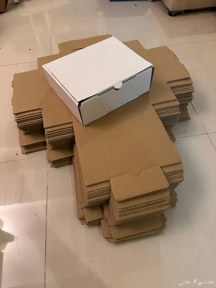 تصفية مستودع   كراتين   شواحن   أوراق زينة 0