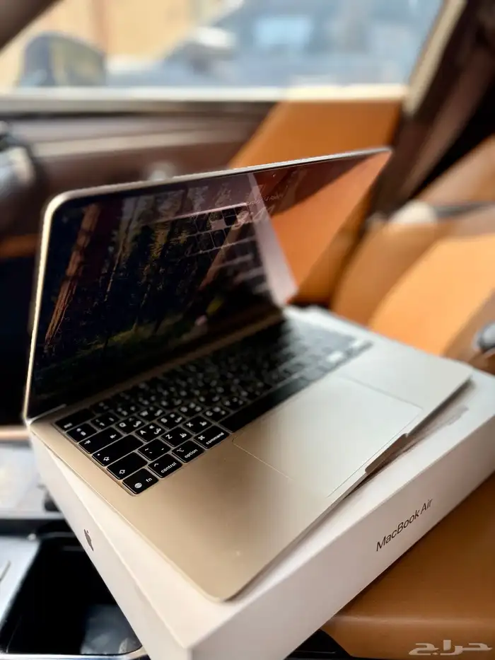 ماك بوك اير M4 دهبي 5