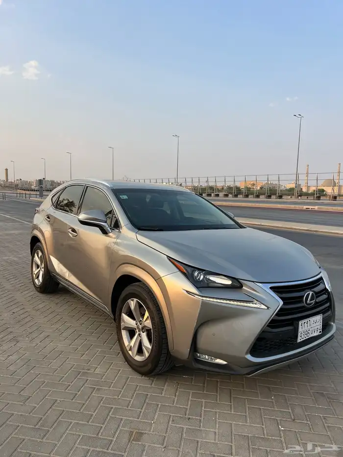 للبيع  لكزس NX200t   موديل 2017 1