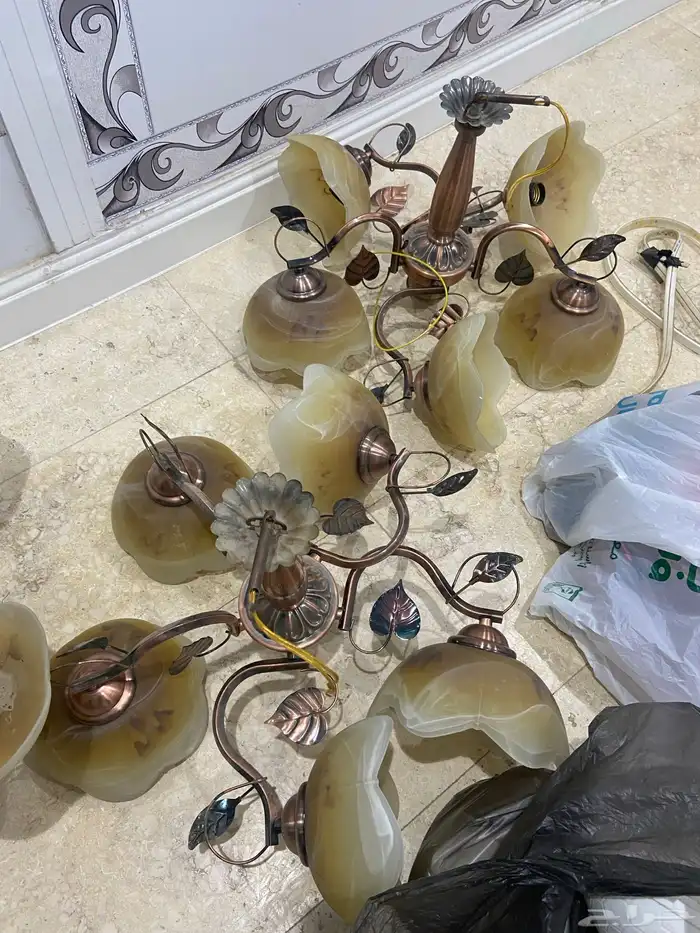 اغراض سباكه و كهربه ونجف للبيع 13