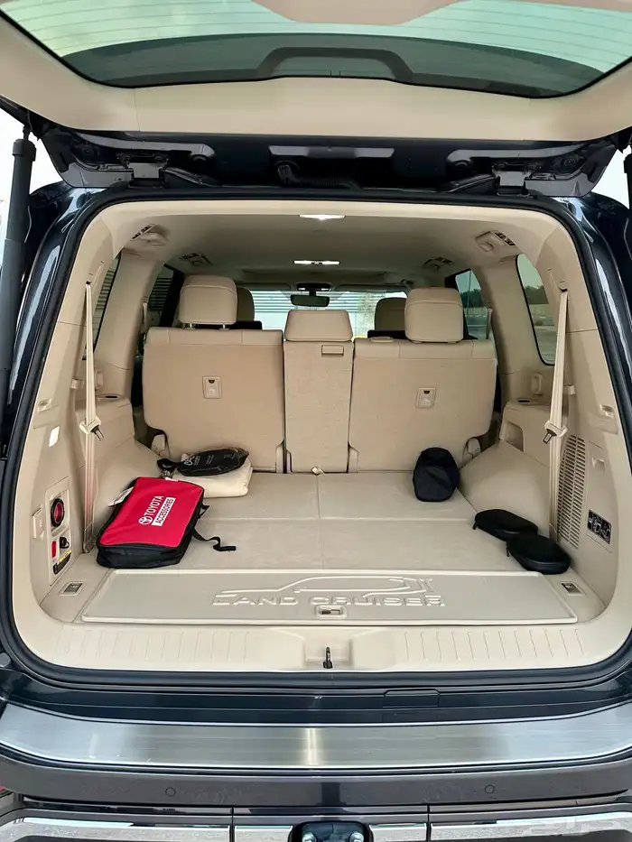 تويوتا لاندكروزر GXR L4 2024 6