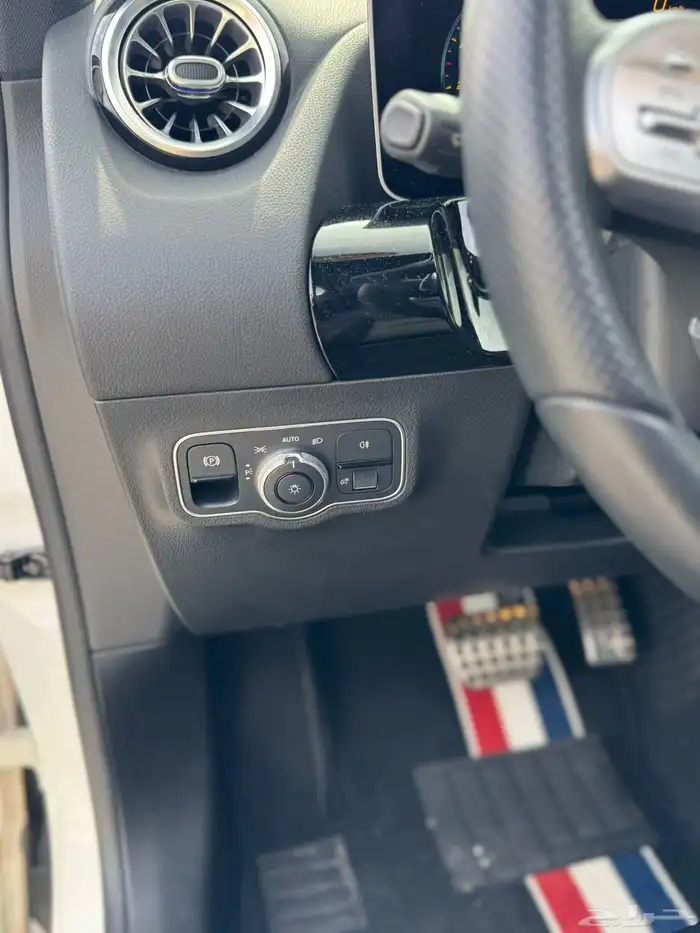 مرسيدس GLA250 فل كامل 2020 (بحاله ممتازه) 13