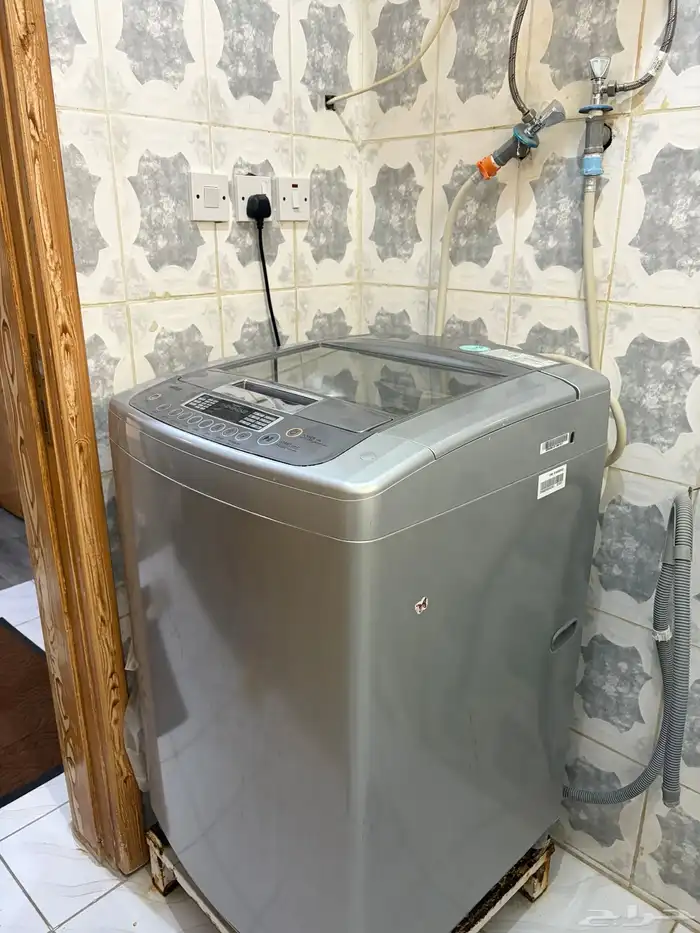 غسالة اوتومكت. تتحمل 13ونص كيلو LG 0