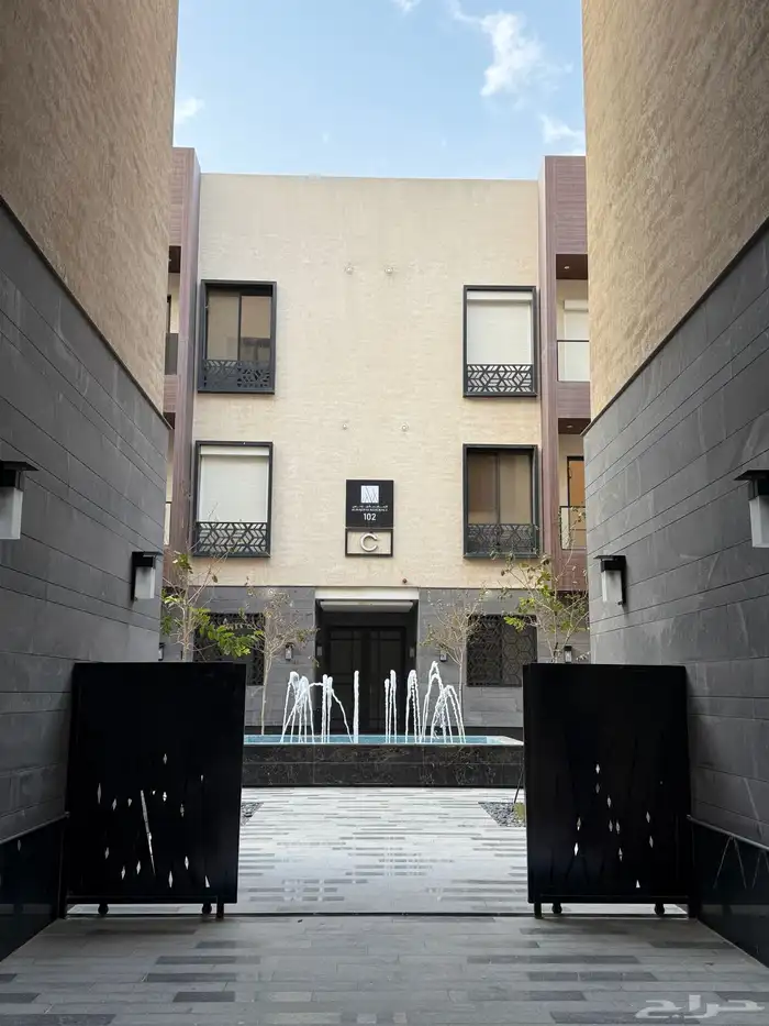 شقة مؤثثة فاخرة في حي العارض 12