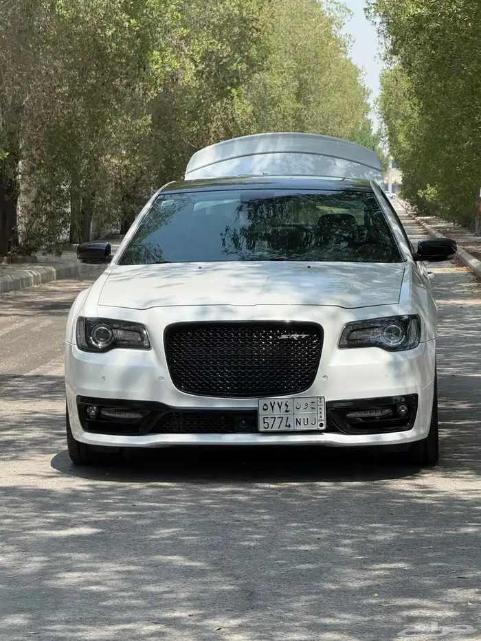 كرايسلر2016 V8 S300 فل كامل 0