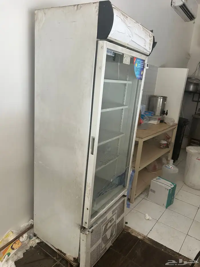 ثلاجه طوليه للبيع 2