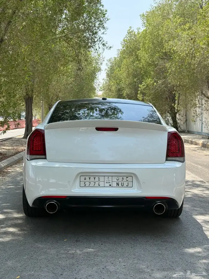 كرايسلر2016 V8 S300 فل كامل 5