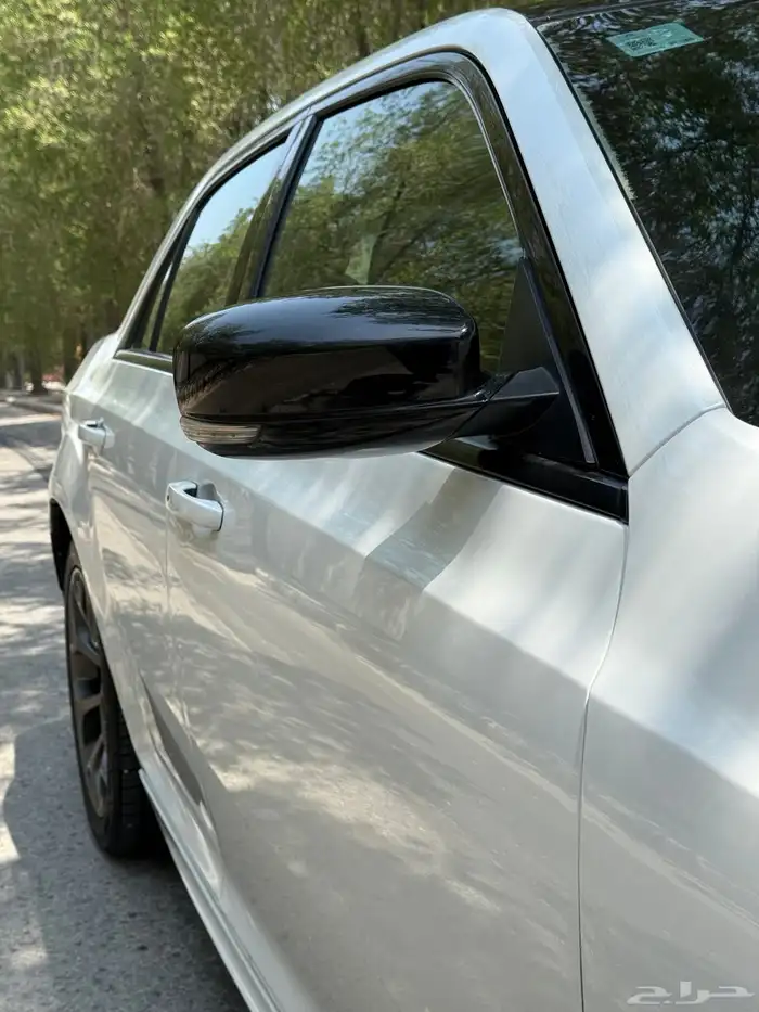 كرايسلر2016 V8 S300 فل كامل 4