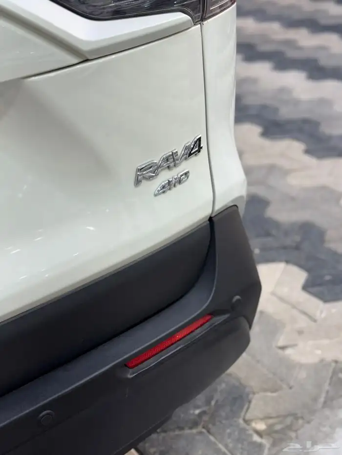 تويوتا راف فور 2022 LE 4x4( دبل) 13