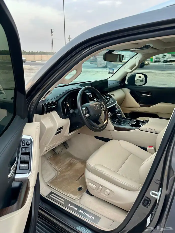 تويوتا لاندكروزر GXR L4 2024 4