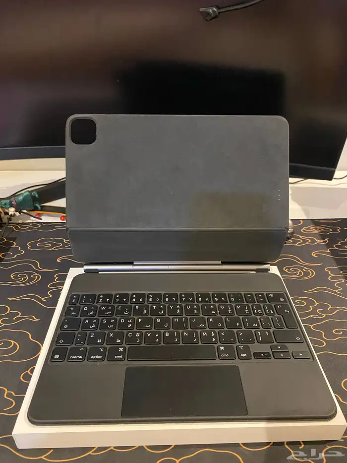 تم البيع Magic Keyboard ماجيك كيبورد 4