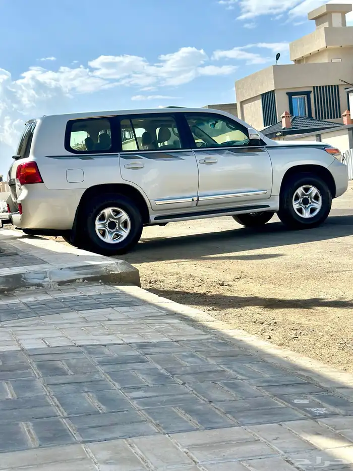 لاندكروزر 2014 8 سلندر 9