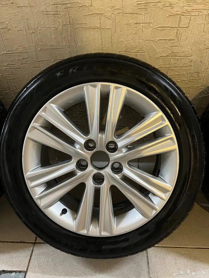 جنوط لكزس es350 وكاله مع الكفرات موديل 13-15 3