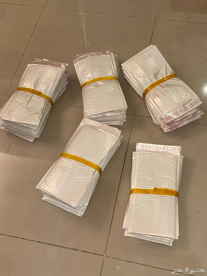 تصفية مستودع   كراتين   شواحن   أوراق زينة 6