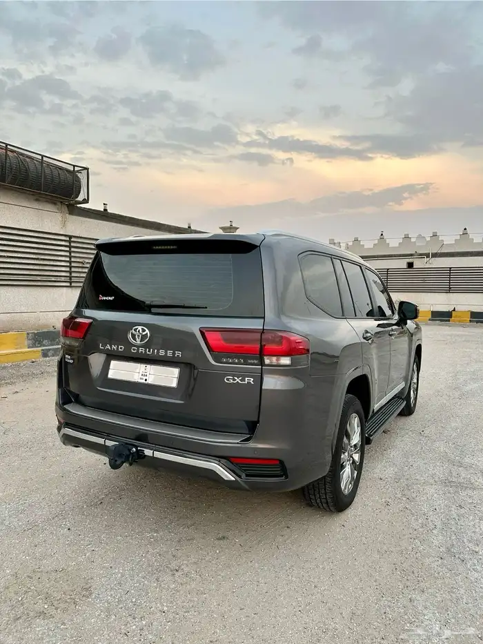 تويوتا لاندكروزر GXR L4 2024 2