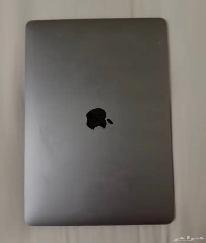 إعلان لبيع MacBook Pro (مع ملاحظة في الكيبورد) 3