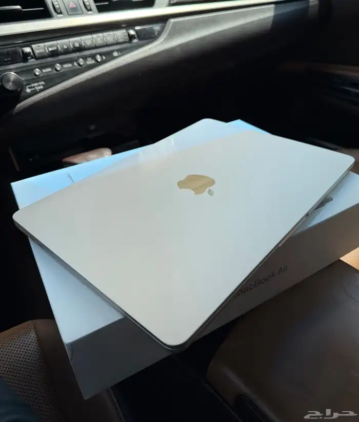 ماك بوك اير M4 دهبي 10