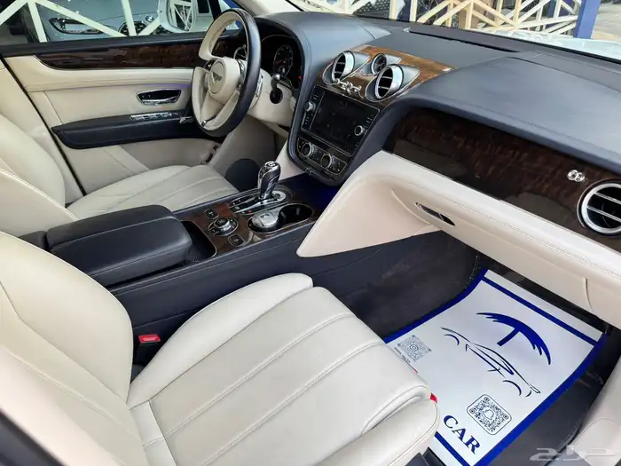 بنتلي بنتياقا 2019 V8 8