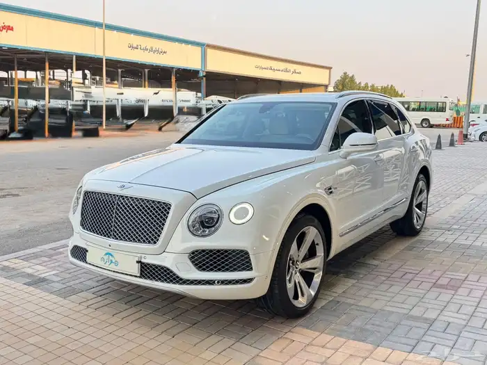 بنتلي بنتياقا 2019 V8 0