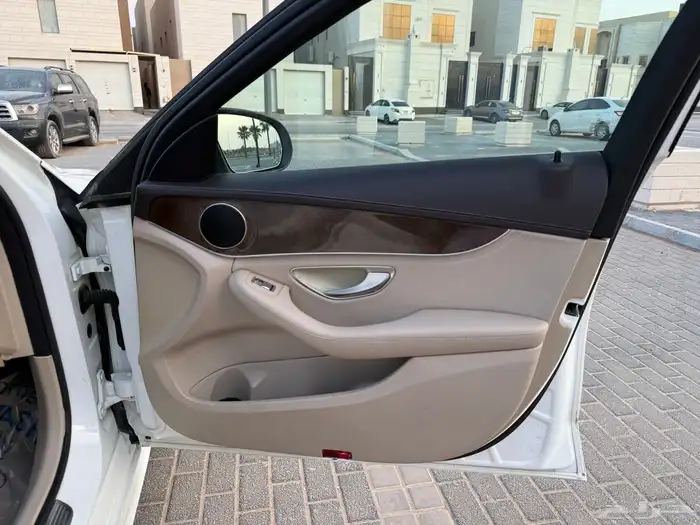 مرسيدس C200 للبيع 12