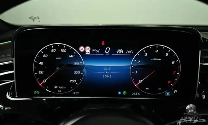 E300 4MATIC AMG Line   موديل 2025 15