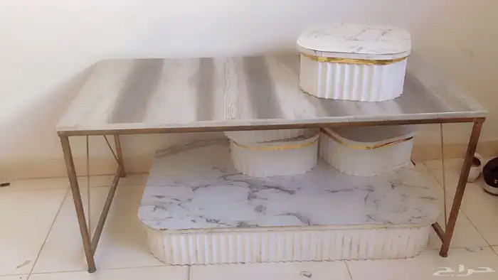 طاوله اخذتها300وابي فيها 150 والطاولات كلهن 100 1