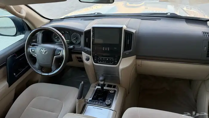 لاندكروزر 2021 11
