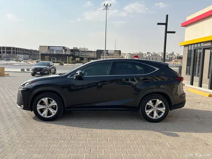 Lexus NX 200t 8