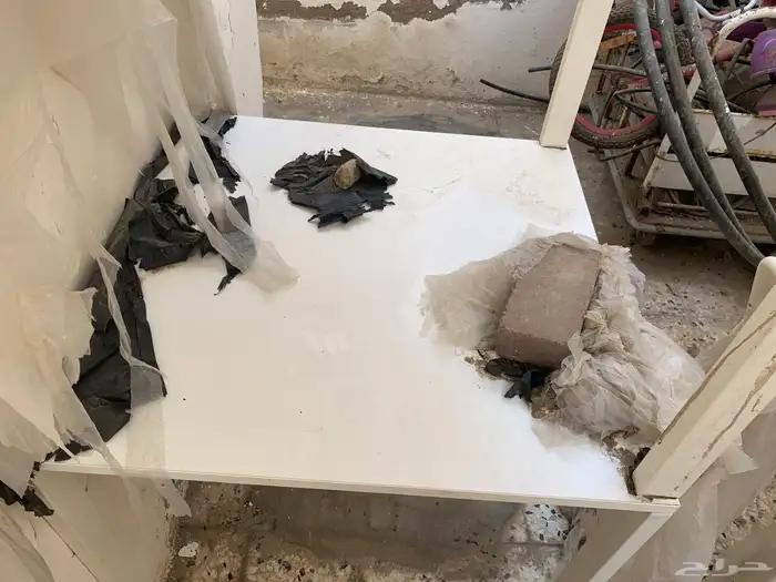 طاولتين حديد 6 كراسي بلاستيك من ايكيا 1