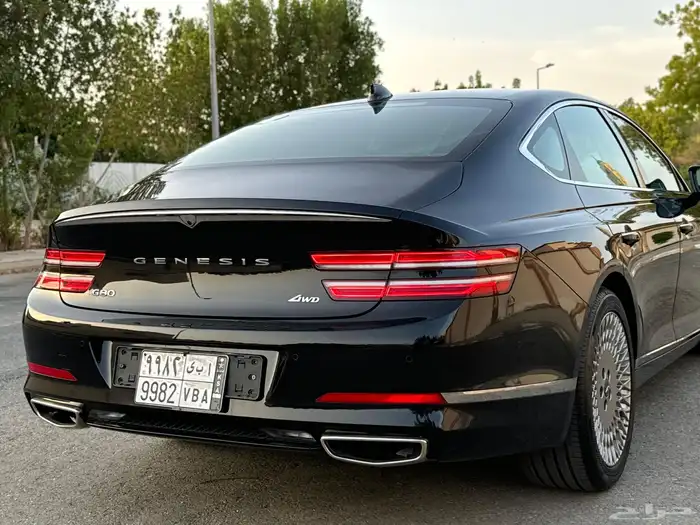 جينسس G80 رويال بلس V6 شاشات خلفية 8