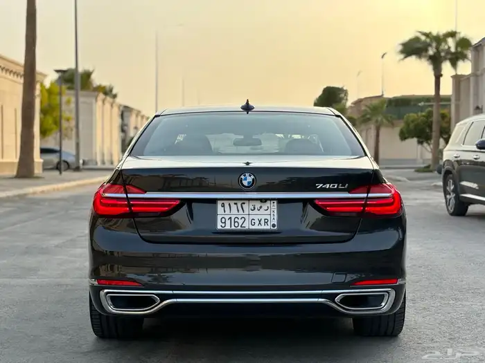 بي ام 740 اعلى المواصفات 1