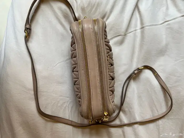 شنطة ميو ميو مستعملة   miu miu bag 3